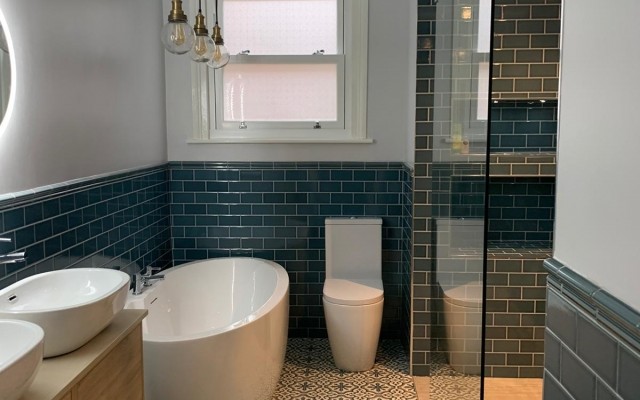 Brick Peers Bathroom Image 3 - Opal Freestanding Bath and Toilet